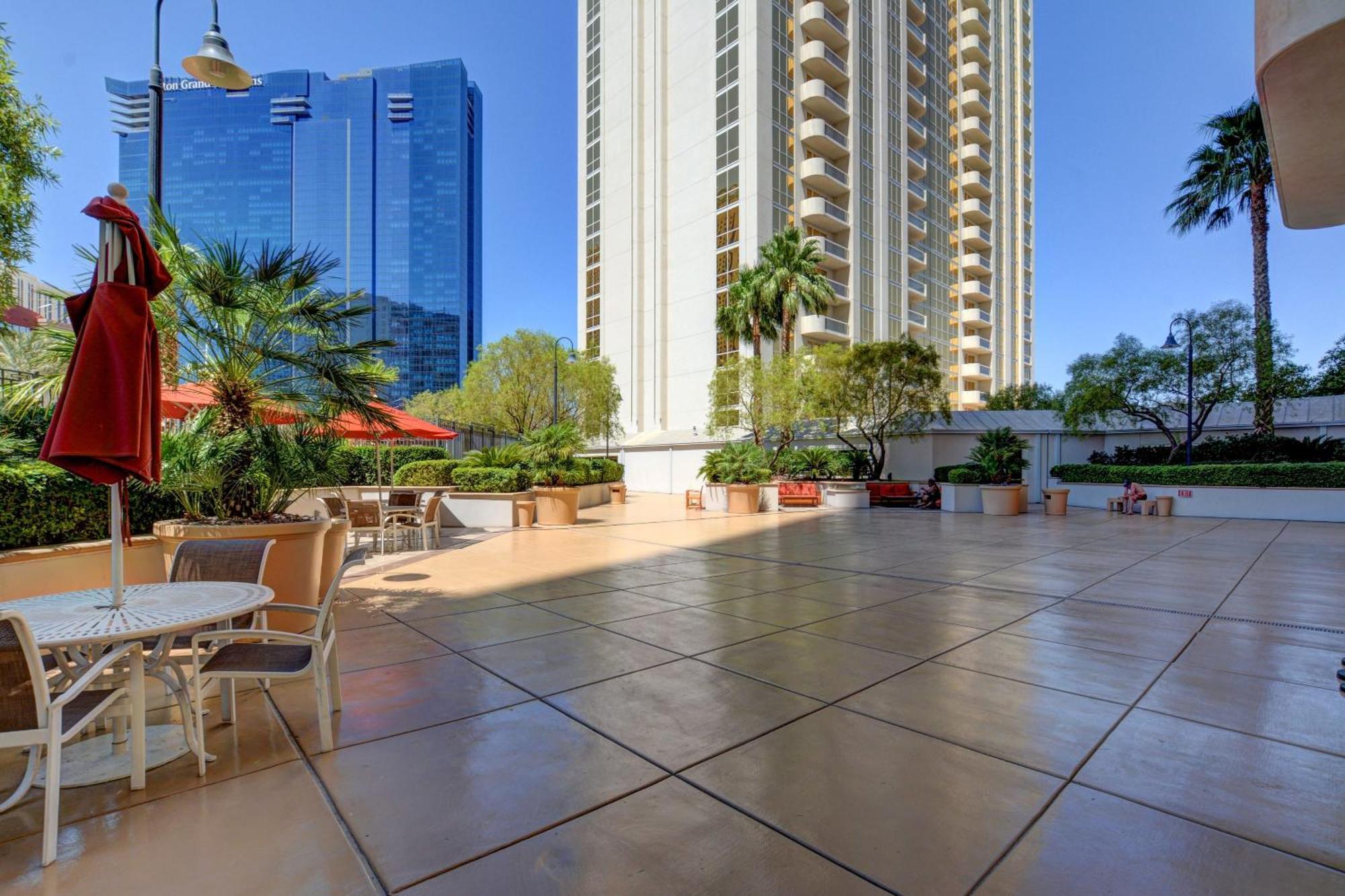 Mgm Signature-28-820 1Br 2Ba F1 Pits View Balcony 拉斯维加斯 外观 照片